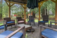 Game Room-Pool Table-Wet Bar-Fire Pit-Lake Access