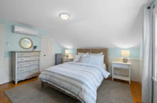 Historic home with modern amenities in the heart of town, walk everywhere!