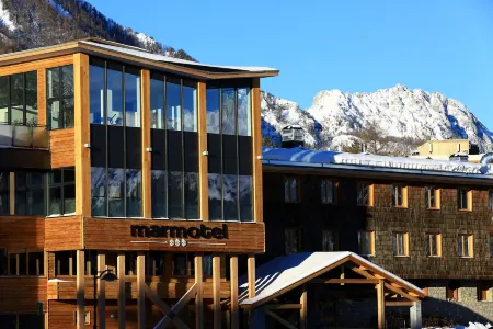 Marmotel & Spa Отели рядом с достопримечательностью «Couvent Saint Jean de Matha»