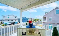 Beautiful Lavallette Home - Perfect for Family and Friends Hotels in Toms River