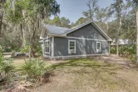 Charming Darien Hideaway w/ Porch, Near Downtown! - 3-Star
