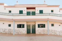Apartamentos Moon Dreams Cabo de Baños Отели в г. Cala en Blanes