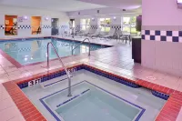Comfort Inn & Suites Fayetteville-University Area - Hot Tub