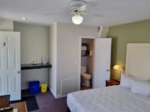Manor Motel