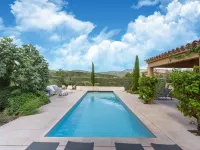 Villa in Malaucène with Mont Ventoux Views Hotéis em Malaucene