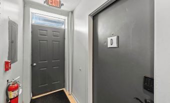 Short North Lounge Stay for 2