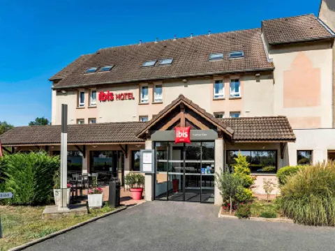 Ibis Creil-Sur-Oise โรงแรมในอวส