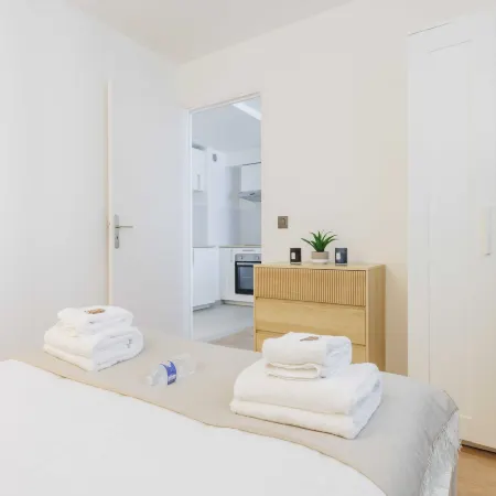 Serene apartment 6P/2BR - Puteaux / La Défense Отели рядом со станцией La Defense Station