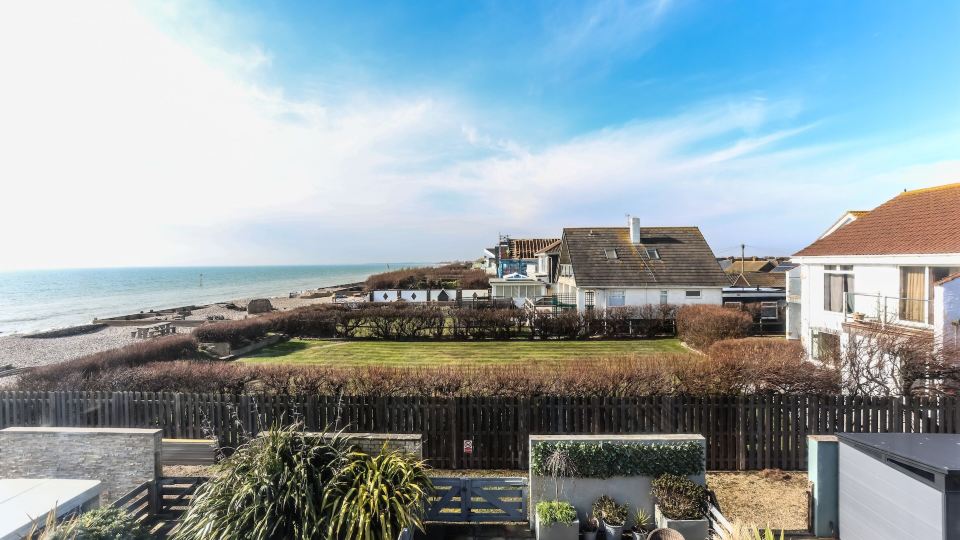 Sea View 3 Bedroom Seaside Property
