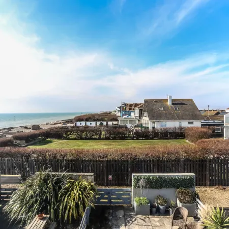 Sea View 3 Bedroom Seaside Property