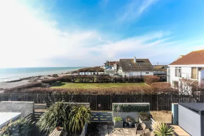 Sea View 3 Bedroom Seaside Property Hotel in zona Dunreyth Alpacas