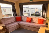3 Bed Caravan 8 Berth Pet Friendly Parking Hotels in Dyserth
