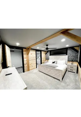 4-bedroom house in the heart of red river