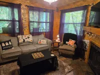 Romantic Treehouse/ 20 minutes from Helen