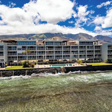2-Bedroom Oceanfront Paradise – Newly Refreshed Lahaina Gem w/Breathtaking Views