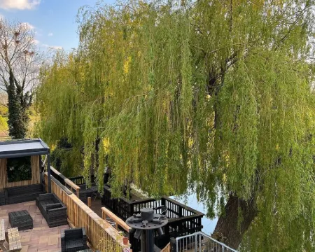 The Three Pickerels Hotels in Ely