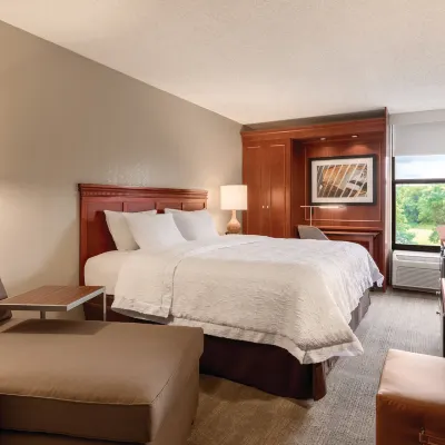 Hampton Inn des Moines-Airport Hotels near Des Moines International Airport