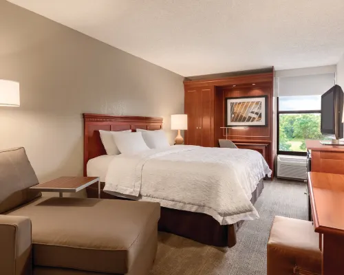 Hampton Inn des Moines-Airport Hotels in Des Moines