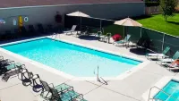 Broadway Inn Conference Center - Pools