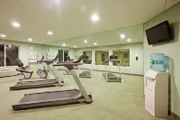 Holiday Inn Express & Suites MERIDEN by IHG - Gym
