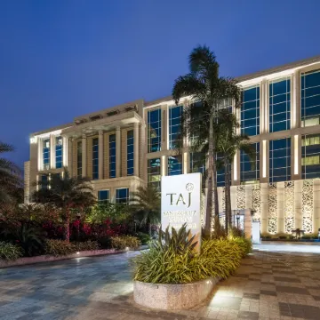 Taj Santacruz