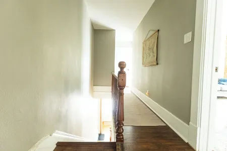 Historic Downtown townhouse Отели рядом с достопримечательностью «Университет Дабек»