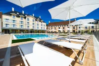 Staycity Aparthotels Near Disneyland Paris - Rooftop Pools