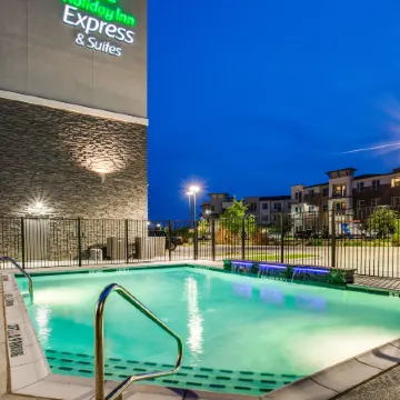 Holiday Inn Express & Suites DENTON SOUTH by IHG