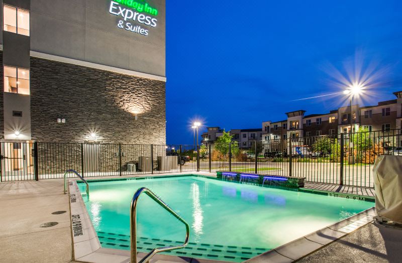 Holiday Inn Express & Suites Denton South by IHG photo 2