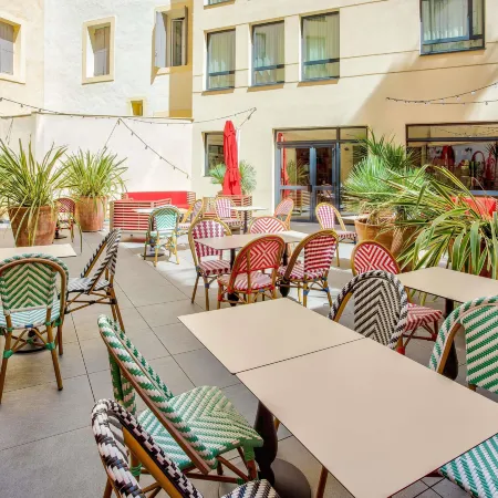 Aparthotel Adagio Montpellier Centre Comedie Отели рядом с достопримечательностью «Префектура»