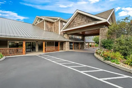 La Quinta Inn & Suites by Wyndham Boone University Отели рядом с достопримечательностью «Аппалачский государственный университет»