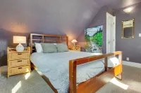 2 Mi to Washington Park: Convenient Denver Home!
