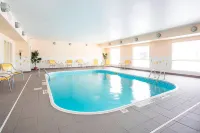 Wingate by Wyndham Oshkosh - Pool