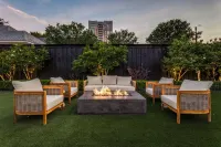 ★ Luxe Thomas Mansion ★ | hot tub, pool, fire pit!