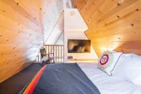 Dog Friendly A-Frame Hot Tub Nature Views - parking
