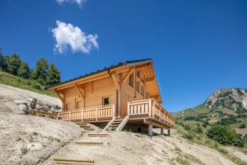 Mountain Chalet in Saint-jean-d'arves - Hytter