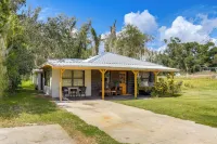 < 1 Mi to Downtown Arcadia: Tranquil Wooded Escape - Homestays
