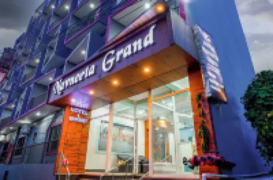 Navneeta Grand Hotel & Banquet Hall