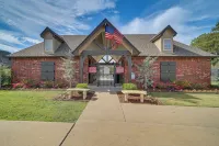 Walk to Park & Pool, Broken Arrow Family Escape! - 3 étoiles