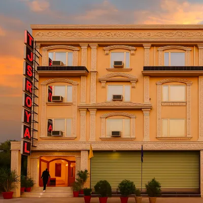 Hotel TJS Grand Отели рядом с достопримечательностью «Кароль Баг»