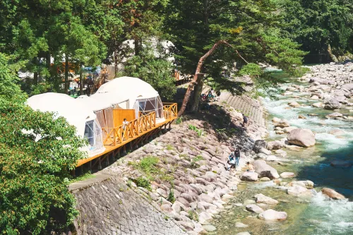 Riverside Glamping Nuts - 2-Star
