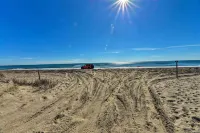 1 Ocean Fun Emerald Isle Apt, Steps to Beaches! - Meerblick