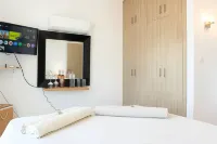 Sea View Oasis, Pool, Beach & Gym - 3-Star