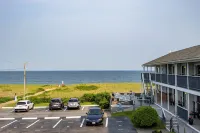 Kebek 3 Oceanside Motel - Parkplatz