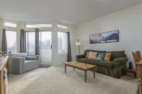208 Village Gate Studio Bedroom Condo by RedAwning - Balkoner