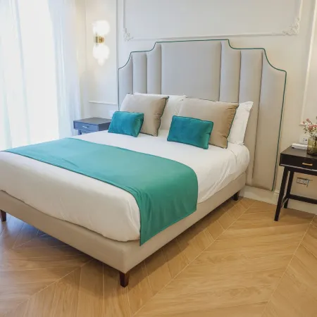 Sofia Suites &Rooms