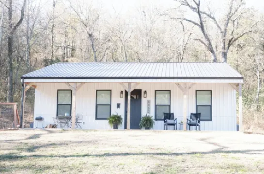 The Peach Cottage Near Horsehead Lake, University, Wedding Venues, Ozark Mtns!