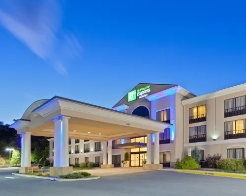 Holiday Inn Express & Suites WINCHESTER by IHG Hotels in Frederick County