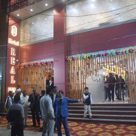 HOTEL REAL INN