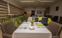 P1 Place Hotel - breakfast